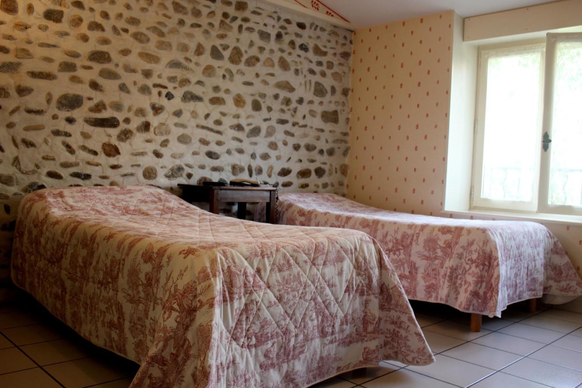 Hotel Poste Et Champanne Brioude Room photo